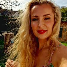 Alexandra Abraham's Instagram, Twitter & Facebook