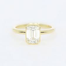 We Love This Dainty Engagement Ring Design We Think A Minimalist Engagement Ri Dainty Engagement Rings Yellow Gold Engagement Rings Minimalist Engagement Ring
