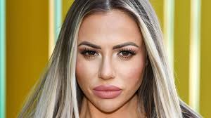 Holly Hagan says sister 'was a 19-year-old girl who made a mistake'  revealing tragic death details