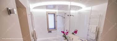 Led badezimmerbeleuchtung planen tipps bei ledvance ledvance. Stilvolles Lichtpaneel Im Badezimmer Deckenpaneele In Vielen Varianten