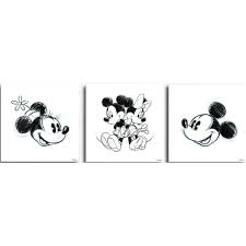 Telmo pieper retrouve des dessins qu'il faisait quand il avait 4 ans et se base sur ces formes étranges pour finir de les dessiner. Set De 3 Toiles Imprimees Mickey Minnie Disney 30 X 30cm Noir Blanc Cdiscount Maison