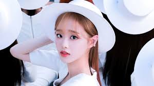 You can also upload and share your favorite loona desktop loona desktop wallpapers. Loona 12 00 Chuu Hd 4k Wallpaper 8 335