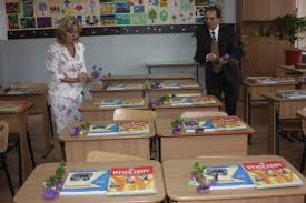 Indiferent de sistemul de educaţie în cadrul căruia urmează să fie integrat un copil, prima zi de şcoală aduce emoţii, atât pentru copii, cât şi pentru părinţi. Prima Zi De ScoalÄƒ Este Intotdeauna Cea Mai FrumoasÄƒ Cuvantul LibertÄƒÅ£ii