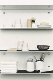 Les etageres sont un moyen simple daugmenter le rangement dans une piece comme la salle de bains ou il y a toujours beaucoup de choses a ranger. Etagere Murales Pour La Salle De Bain Cote Maison