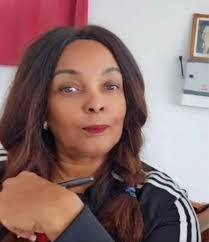 Esther Fredericks's Instagram, Twitter & Facebook