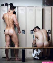 Naked men lockerroom | PORNrain.com