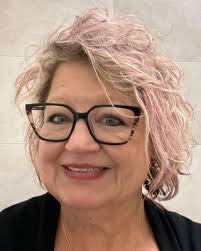 Heidi Gregory's Instagram, Twitter & Facebook