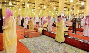 هل تريد ان تتواصل عالم الجن الحقيقي. ÙÙŠ Ø£Ø¬ÙˆØ§Ø¡ Ø¢Ù…Ù†Ø© Ù…Ø·Ù…Ø¦Ù†Ø© Ø§Ù„Ù…ØµÙ„ÙˆÙ† ÙŠØ¤Ø¯ÙˆÙ† ØµÙ„Ø§Ø© Ø¹ÙŠØ¯ Ø§Ù„Ø£Ø¶Ø­Ù‰ ÙÙŠ Ù…Ø®ØªÙ„Ù Ø£Ù†Ø­Ø§Ø¡ Ø§Ù„Ù…Ù…Ù„ÙƒØ© Ø§Ø®Ø¨Ø§Ø±ÙŠØ© Ø·Ø±ÙŠÙ