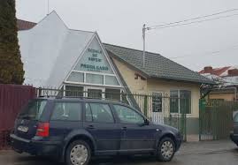 Instructori calmi si intelegatori la nevoile cursantului, experimentati si dornici de a transmite elevului cunostintele necesare promovarii examenului auto. Ploiesti Prosilgabis Srl Ghid Auto Service Romania