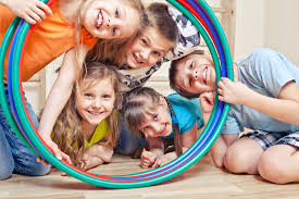 Spiele ab 3 jahre geeignet für drinnen und draußen für kinder ab 3 bis 12 jahre. Kinderspiele 12 Tolle Spiele Fur Drinnen Draussen Lernen Net