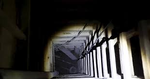 In 2014, authorities raided his safehouse in the sinaloan capital of culiacan, but el chapo escaped by fleeing through a tunnel. Mexican Drug Lord S Brazen Tunnel Escape Again Cbs News