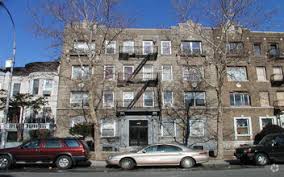 It is a 1 bedroom apartment with one bathroom. 1irjeqmu0mxnzm