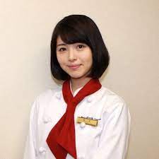 美波ちゃんが主演をつとめるドラマのエキストラが募集されています 浜辺美波の注目ツイート ツイ速クオリティ twitter 浜辺 美 崖っぷちホテル