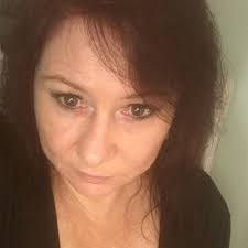 Julie Cotton's Instagram, Twitter & Facebook