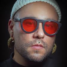 Con profundo y sincero dolor comunicamos que el jueves 17 de abril nuestro  querido Danny Yerna, miembro fundador de LBP y pieza clave en la historia  del piercing latino, ha partido de