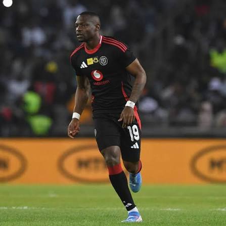 🚨 𝐄𝐗𝐂𝐋𝐔𝐒𝐈𝐕𝐄: المهاجم الجنوب أفريقي 🇿🇦 تشيجوفاتسو جون ماباسو  البالغ من العمر 28 عام لاعب فريق اورلاندو بيراتس الجنوب أفريقي مهاجم مميز  جداً ويتابع من أحد أكبر الأندية الإفريقية لعب هدا العام