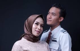 Prillia berliani ayuningtyas dan anoure aslama viral. Ternyata Orangtua Prillia Berliani Eks Pramugari Lion Air Sudah Lama Tahu Anaknya Diduga Selingkuh Dengan Anoure Aslama Paragram Id
