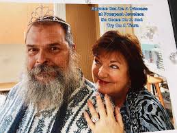 In Loving Memory of Norman Leigh A true Renaissance man, a master jeweler,  and a kind soul who lived life with curiosity and passion. Norm knew gems  and minerals like no one