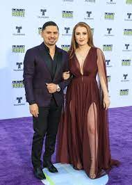 Norteño singer/songwriter who weaves (often controversial) ballads about 2000s mexican gangster life. Larry Hernandez Photos Photos 2017 Latin American Music Awards American Music Awards Formal Dresses Long Hernandez