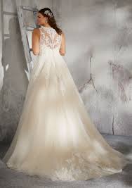 Morilee karlee wedding dress size 8 style 8207 + long floor length pin in veil. Leah Plus Size Wedding Dress Morilee Germany