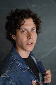 El fenómeno de Alan Madanes: cómo en pocos días pasó de ser Sinatra para  convertirse en Sandro