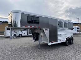 Single horse most commonly seen are the older steel models. 2022 Cimarron Norstar 2 Horse Gooseneck Trailer Gfk Trailer Sales Cimarron Logan Smc Maverick Trailers And More