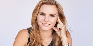 Dragons' den is a canadian television reality show, based on the internationally franchised dragons' den format, in which aspiring entrepreneurs pitch business ideas to a panel of venture capitalists in the hopes of securing business financing. Dragon S Den Judge Michele Romanow Wants To Redefine How We View Failure Elle Canada