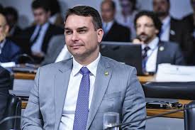 A pedido de rodrigo pacheco, bolsonaro garante cota mínima para furnas. Flavio Bolsonaro Anuncia Voto Em Rodrigo Pacheco Para Presidente Do Senado Veja