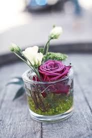 Stuttgart Frankfurt Baden Fotograf Fur Ihre Hochzeit Tischdeko Hochzeit Selber Machen Lila Tischdekoration Rosen Im Glas