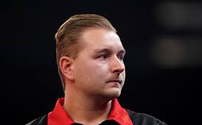 Hij heeft inmiddels ook een vriendin waar. Erg Pijnlijk Voor Dartser Dancing Dimi Van Den Bergh Dat Is Dan Pech Hebben Zeker Nieuws365
