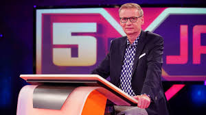 Rtl's milestone year saw the launch of another quiz show starring günther jauch. 5 Gegen Jauch Das Sind Die Spendenziele Von Gunther Jauch