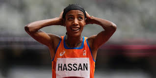 Scratch that — disaster did strike. Sifan Hassan Falls In 1 500m Comes Back To Win On Final Lap