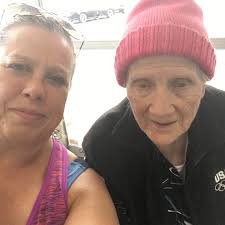 What are some low-carb alternatives to traditional pasta?