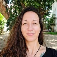 60+ perfiles de «Aziza»