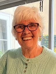 Bernie Dunne's Instagram, Twitter & Facebook