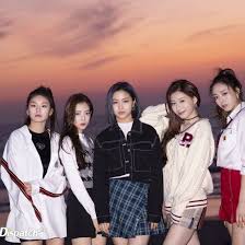 23.10.2021 · recently, however, bts's jungkook and itzy's lia also suddenly had rumors about secret dating. Itzy At Venice Beach La Photoshoot By Naver X Dispatch Itzy Photoshoot New York Fashion Week 2018