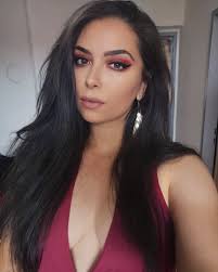 throwback to my friends #Wedding . . #friends #besttime #brunette #fun  #summer #sun #tan #goth #gothic #girlswithtattoos #makeup #red #elegant  #party #sexy #badass #selfie #chill #inkedgirl #inked #skull #dragon  #sleeve #skulltattoo #lotrtattoo #