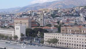 Messina was a province in the autonomous island region of sicily in italy. Ein Tag In Messina Stadtrundgang