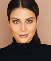 Carly Diamond's Instagram, Twitter & Facebook