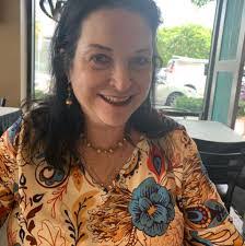 Lisa Quattlebaum's Instagram, Twitter & Facebook