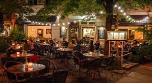 Die deutsche küche ist bei vielen berlinern, aber natürlich auch bei touristen sehr beliebt. Deutsche Kuche Im Prenzlauer Berg Restaurant Marz