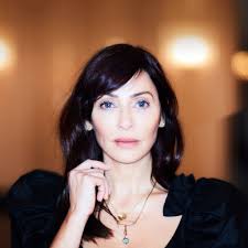 In the early 1990s, she played beth brennan in the australian soap opera neighbours. Natalie Imbruglia Facebook