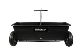 One of the sand's functions is to weigh down the artificial grass. Manual Sand Spreader Henko At Nl