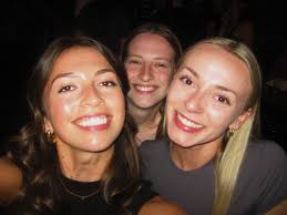 Hi everyone! My current roommate is moving home due to medical reasons so  I'm looking for someone to replace her