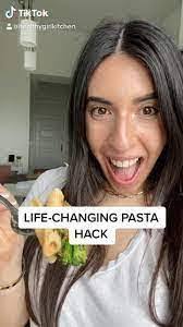 Carissa Hager's Instagram, Twitter & Facebook