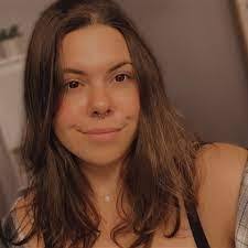 Marissa Hager's Instagram, Twitter & Facebook