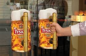 Beer Door Handle Sticker Creative Beer Mug Stickers Were Installed Behind Doors Of Restaurants And Shops As A Part Of Ty Beer Advertising Beer Shop Beer Items