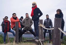 There is no strumming pattern for this song yet. Akim The Majistret Archives Kopiplanet Com