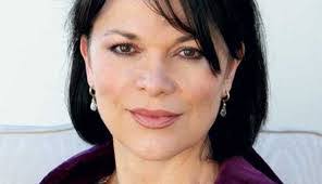 Monique Marvez's Instagram, Twitter & Facebook