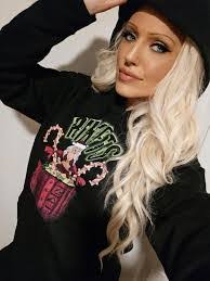 April Brant's Instagram, Twitter & Facebook